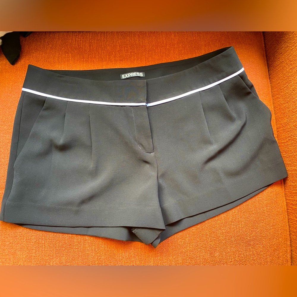 Express size 8 shorts